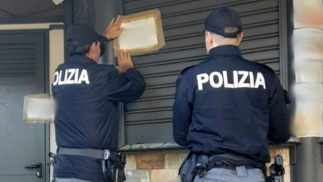 Beccato “covo” di pusher. Chiuso un chiosco ad Acireale