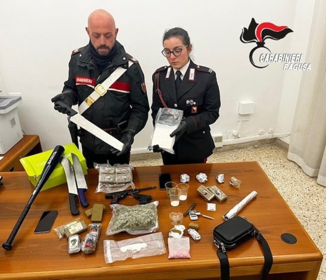 Ragusa, 3 arresti e 3 kg di stupefacenti sequestrati nel centro storico