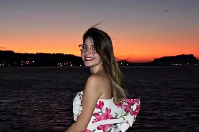 Sara Campanella, un altro fiore reciso… l’agguato in strada dopo il tirocinio. Si cerca l’assassino