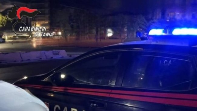 Droga a Catania e provincia: beccato uno spacciatore di fronte ad una nota scuola