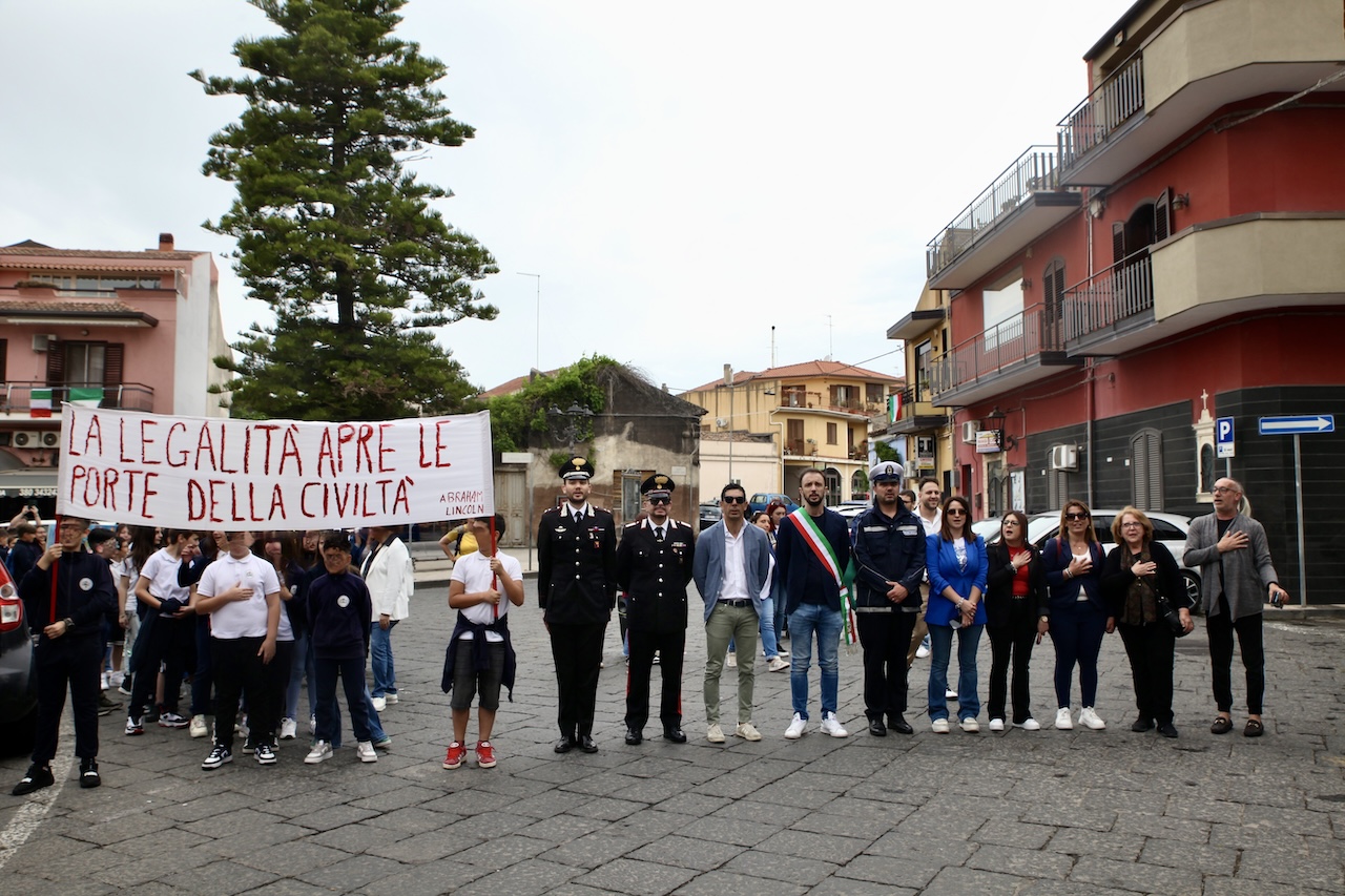 Marcia della legalità a Camporotondo Etneo. Il sindaco Rapisarda: “Falcone e Borsellino simboli di coraggio, giustizia e speranza”