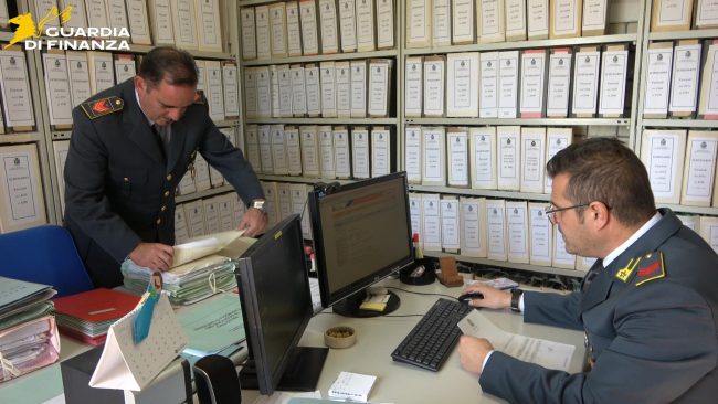 Truffa aggravata sui bonus edilizi e reati tributari: sequestrati 200mila euro a due fratelli di Modica