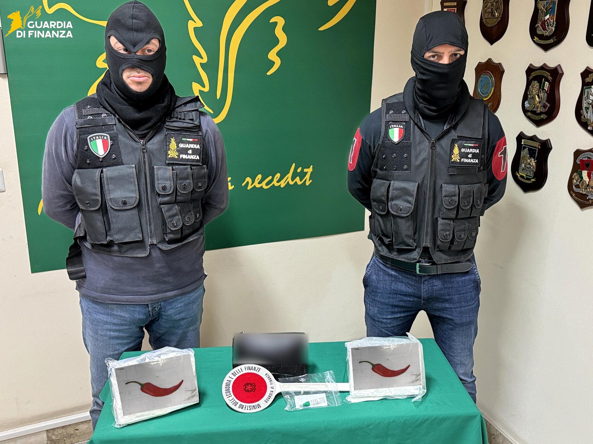 Catania, beccato con oltre due chili di cocaina in auto