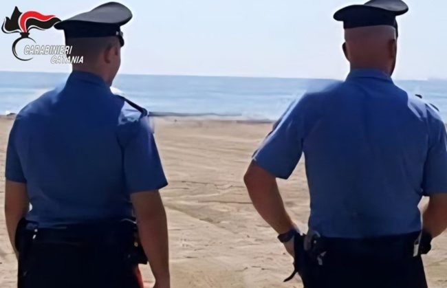 Fiumefreddo di Sicilia, ripianamento dell’arenile con mezzi non autorizzati: sanzionata imprenditrice balneare