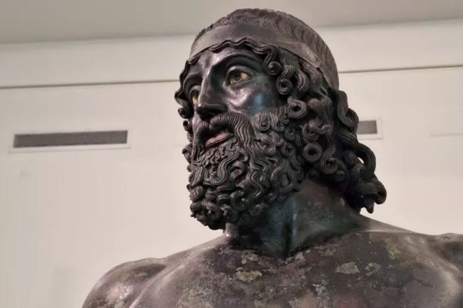 Il mistero dei Bronzi di Riace trafugati in Sicilia: in corso le indagini della Procura di Siracusa