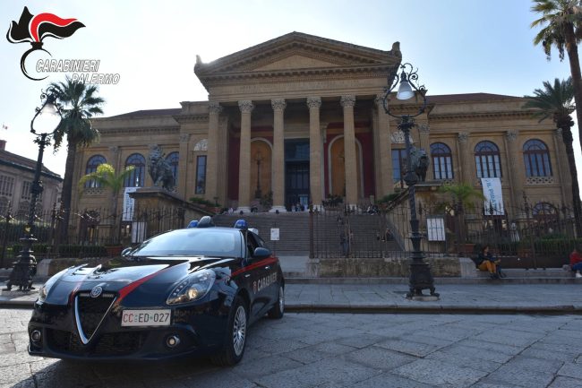 Controlli a Palermo: sequestrata droga e contanti per oltre 21mila euro