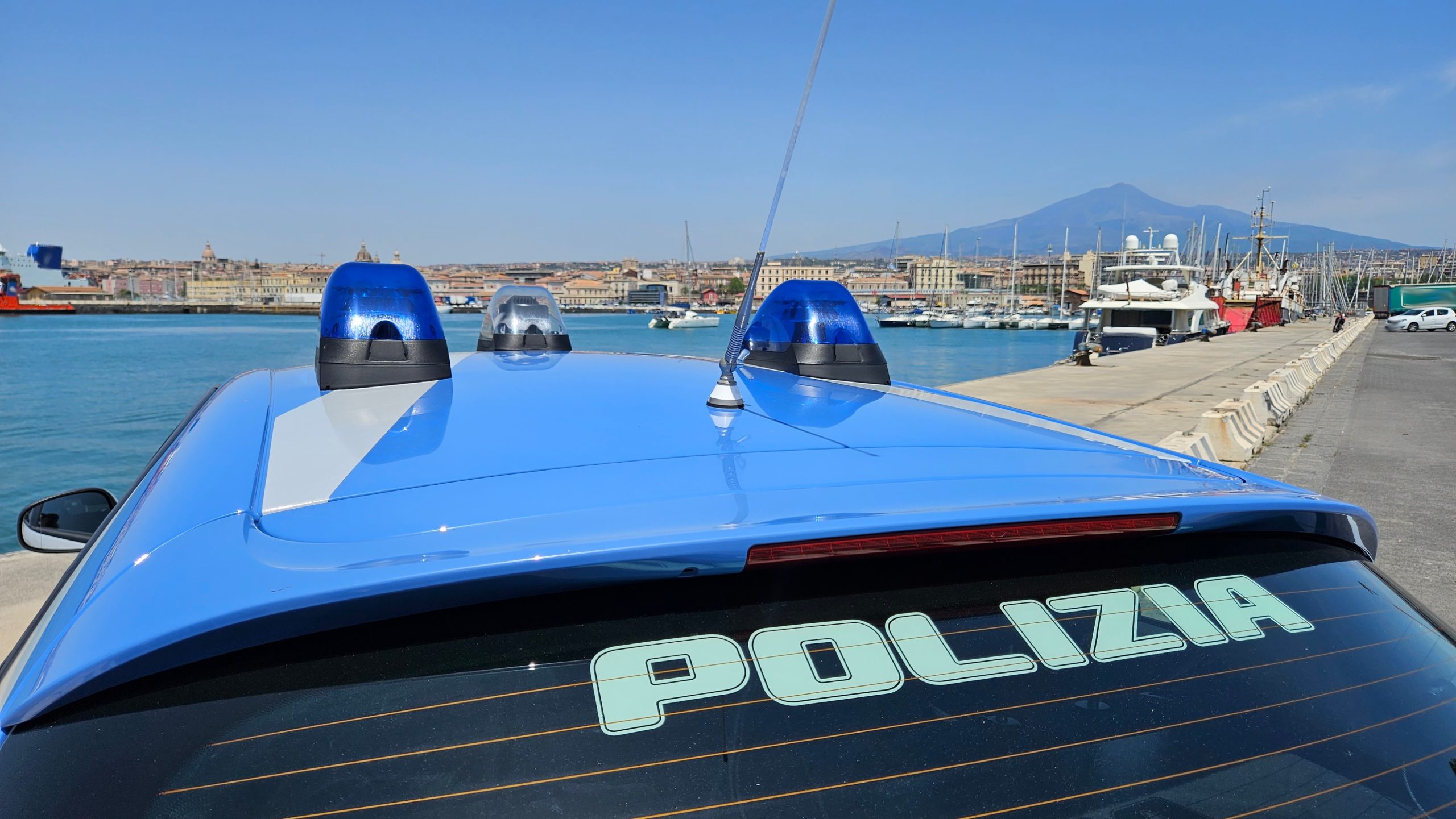 Fecero sbarcare illegalmente 125 migranti: caso scafisti a Catania