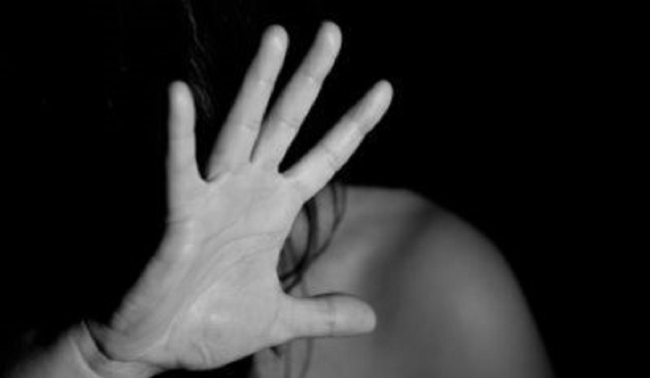 Messina, picchia la compagna e aggredisce i poliziotti: arrestato 37enne