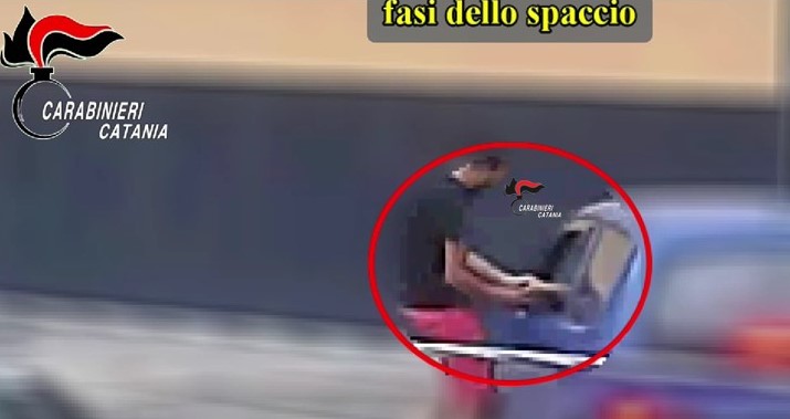 Chi sono gli arrestati di oggi tra Aci Catena e Acireale. Smantellato “fortino” della droga