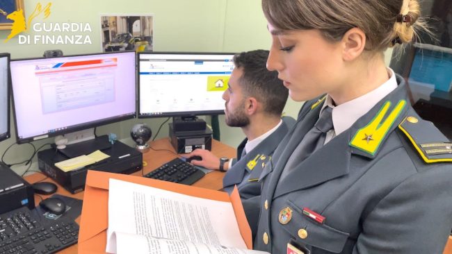 Prestiti usurai a famiglie in difficoltà: smantellato il giro tra Picanello e Villaggio Sant’Agata – I NOMI