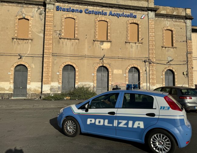 Ricercato internazionale fermato a Catania con tirapugni e mazze: arrestato