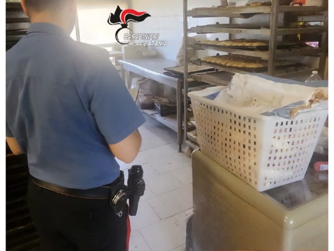 Chiuso un panificio catanese: allacci abusivi per non pagare acqua e luce