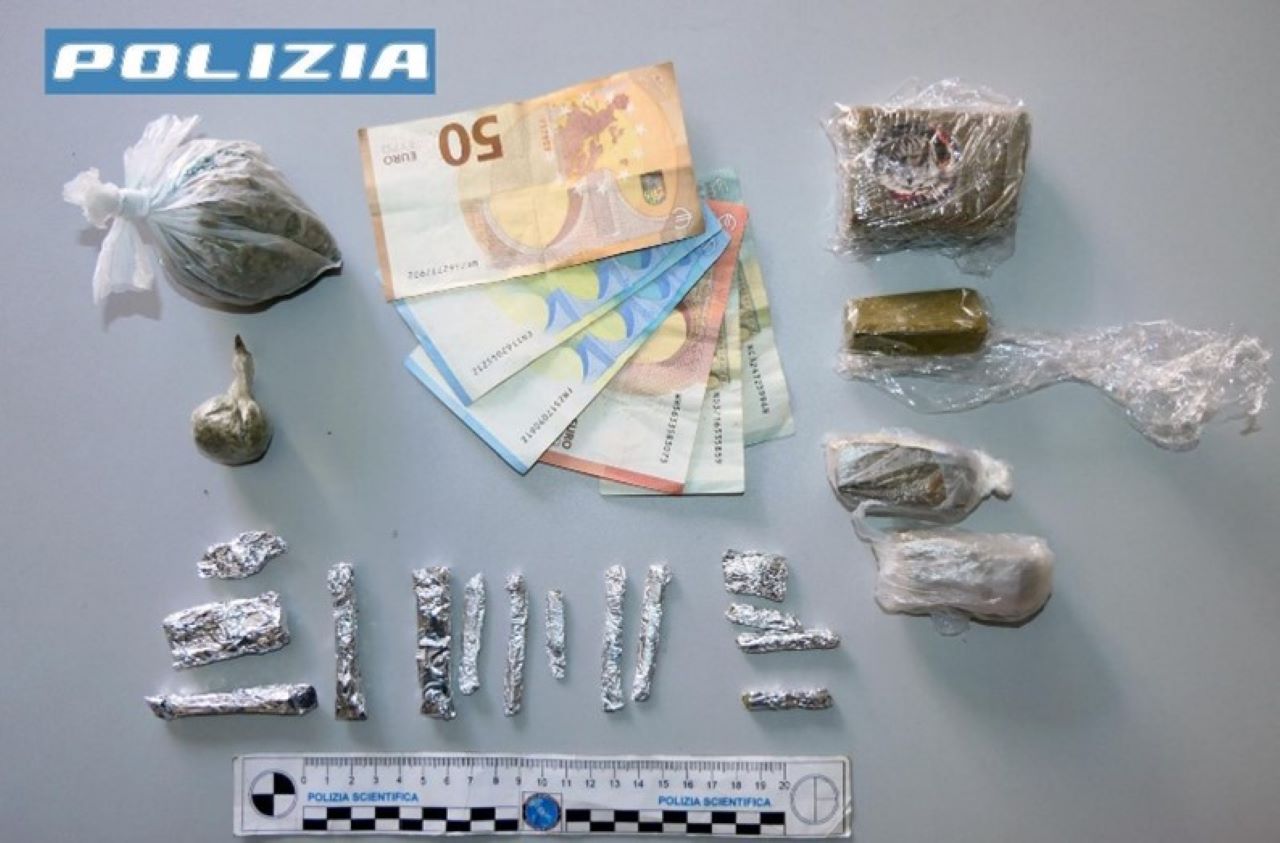 Vittoria, arrestato tunisino sorpreso a spacciare hashish in piazza