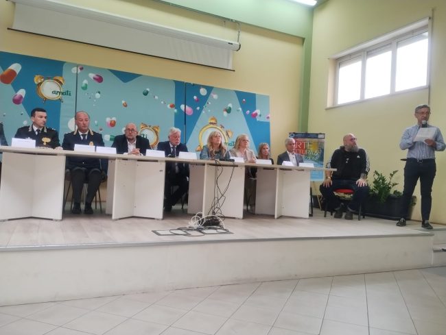 Il Liceo Spedalieri di Catania ospita il progetto @Lab_School Rete Salus – Scuole SHE Sicilia con Igor Scalisi Palminteri: “Arte, pittura e prevenzione”