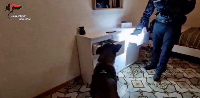 Solarino, lo smantellamento della piazza di spaccio porta a due ulteriori arresti