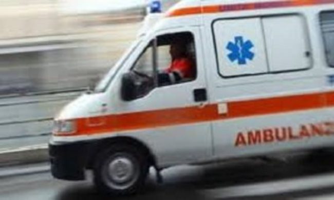 Investiti due pedoni in via Balsamo a Palermo: una donna è in gravi condizioni