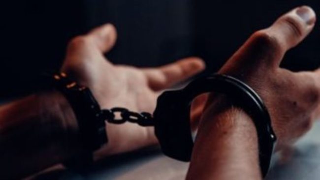 Siracusa, prestazioni sessuali in cambio di favori: arrestati 2 carabinieri e un poliziotto