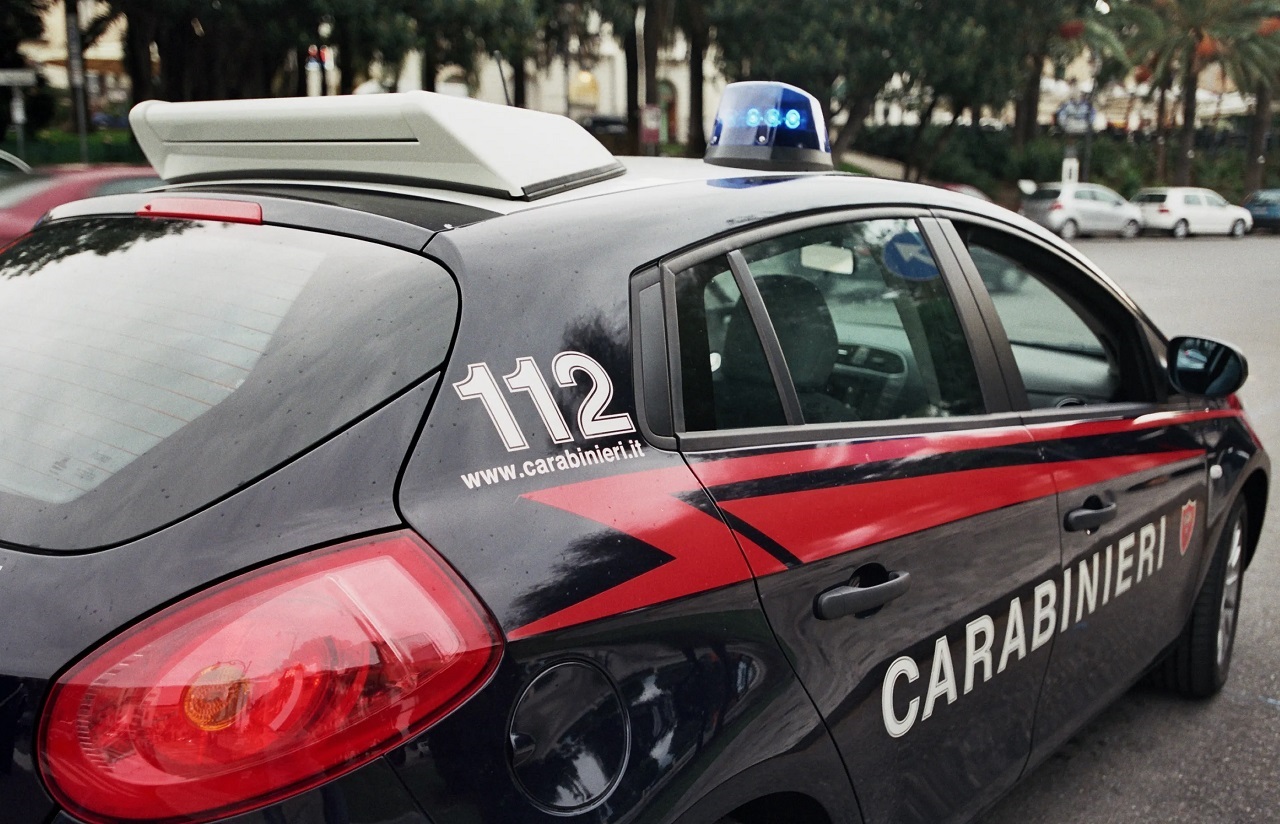 Palermo, estrae una pistola e spara durante una lite