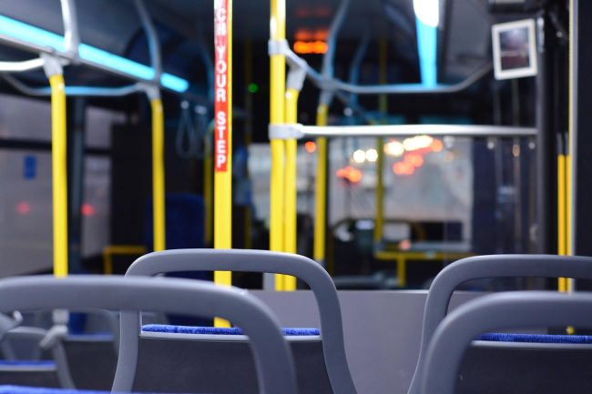 Mezzi di trasporto pubblico gratuiti per le forze dell’ordine e militari