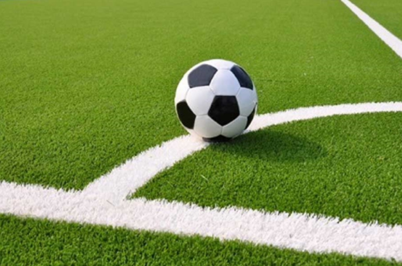 Fumogeni e petardi allo stadio, 9 ultras del Paternò nei guai: tra loro anche minorenni