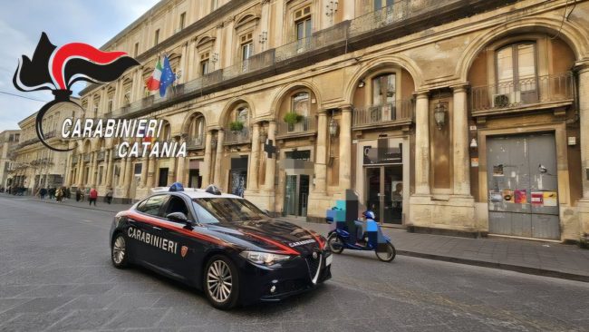 Catania, ruba profumi di lusso per oltre 500 euro: denunciato 28enne
