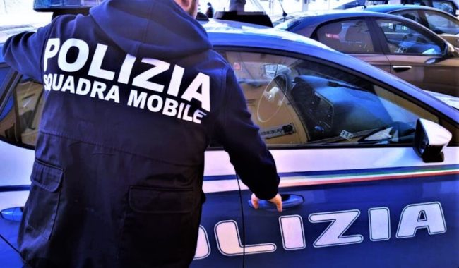 Estorsione a Catania: tolgono l’auto e il cellulare a un giovane per un debito di droga, un arresto