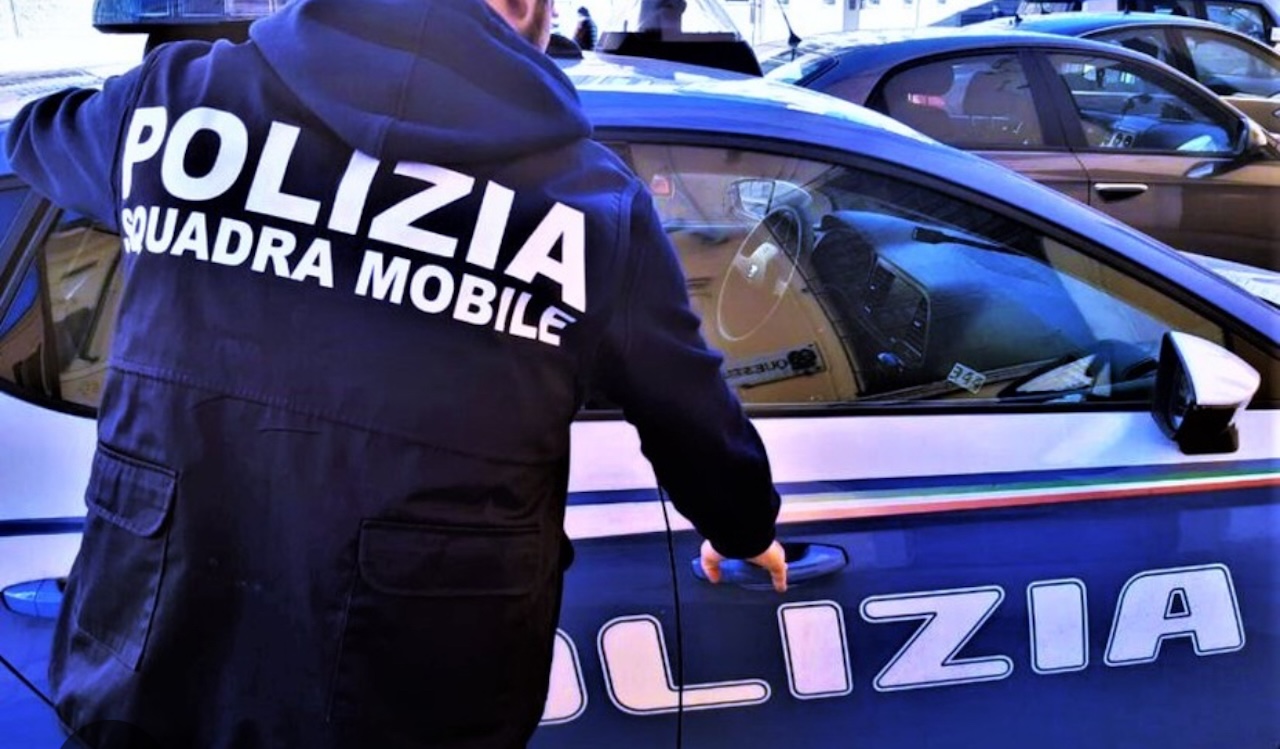 Estorsione a Catania: tolgono l’auto e il cellulare a un giovane per un debito di droga, un arresto