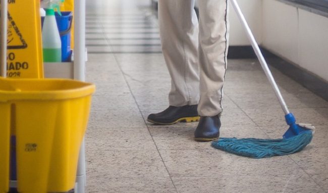 Violentata a casa dal “ragazzo delle pulizie”, una denuncia a Marsala