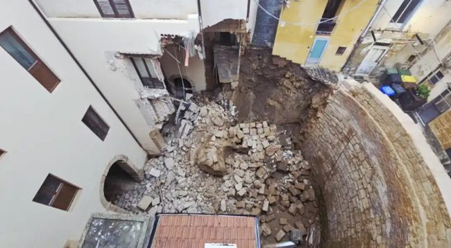 Crollo nell’ex ospedale di Agrigento, indagini in corso: possibili avvisi di garanzia a tecnici e progettisti