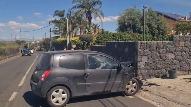 Incidente a Motta Sant’Anastasia, grave una bimba di 15 mesi