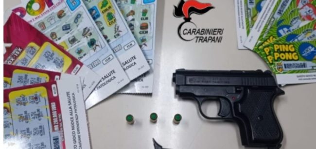 Ruba Gratta e Vinci e si intasca i premi: denunciato un catanese