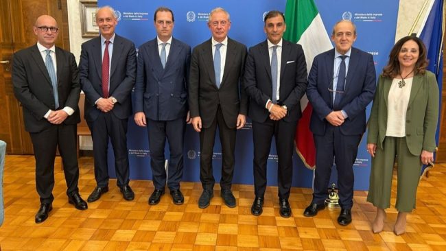 StMicroelectronics, firmato contratto di sviluppo per Catania. Stanziati oltre 5 miliardi