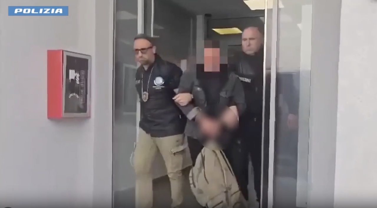 Operazione “El Rais”: estradato in Italia uno dei cittadini egiziani arrestati in Albania per traffico di migranti