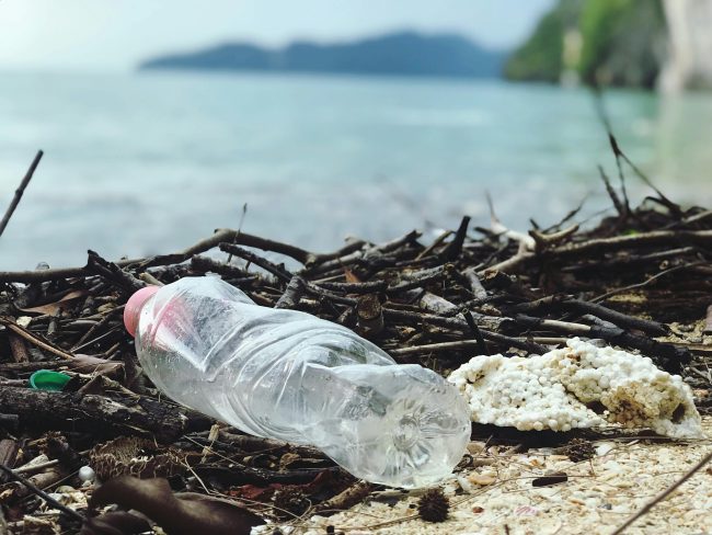 Parte la bonifica del fiume Dirillo: gabbie per fermare le plastiche alla foce
