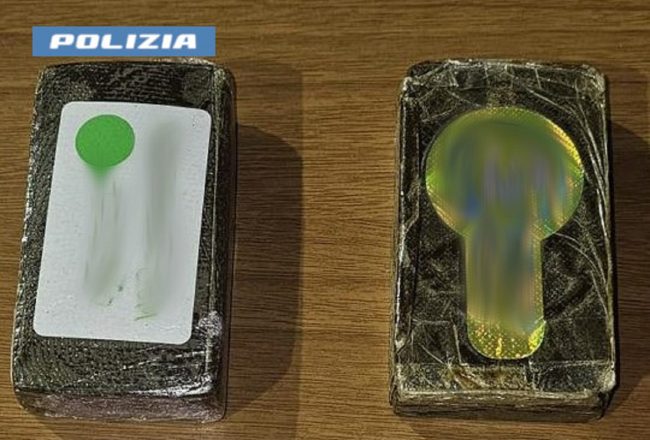 Catania, agli arresti domiciliari un 26enne trovato con due panetti di hashish