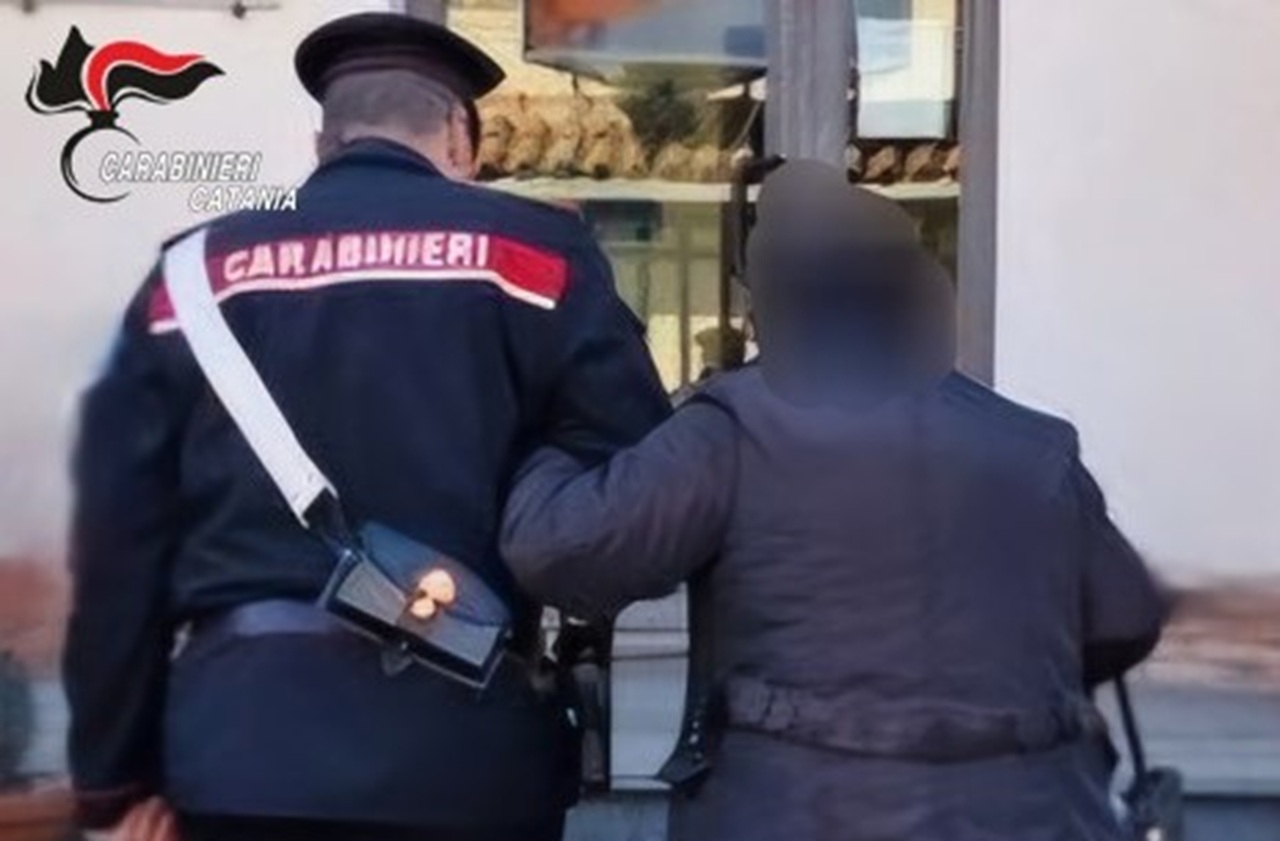 Tentano di truffare un’anziana centenaria, denunciati due giovani catanesi