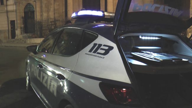 Il tentativo di fuga di tre giovani: arrestati durante un controllo a Palermo