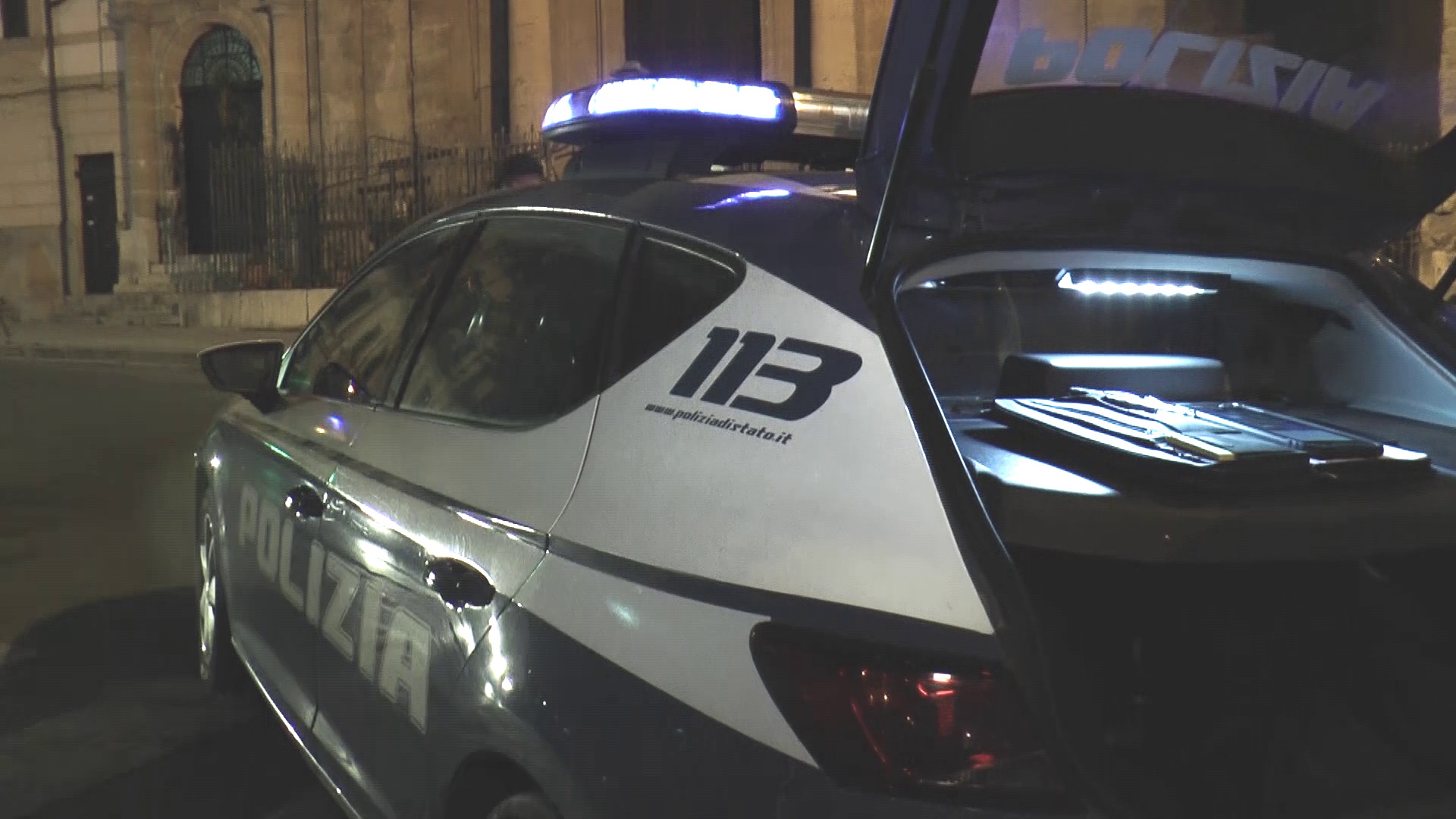 Il tentativo di fuga di tre giovani: arrestati durante un controllo a Palermo