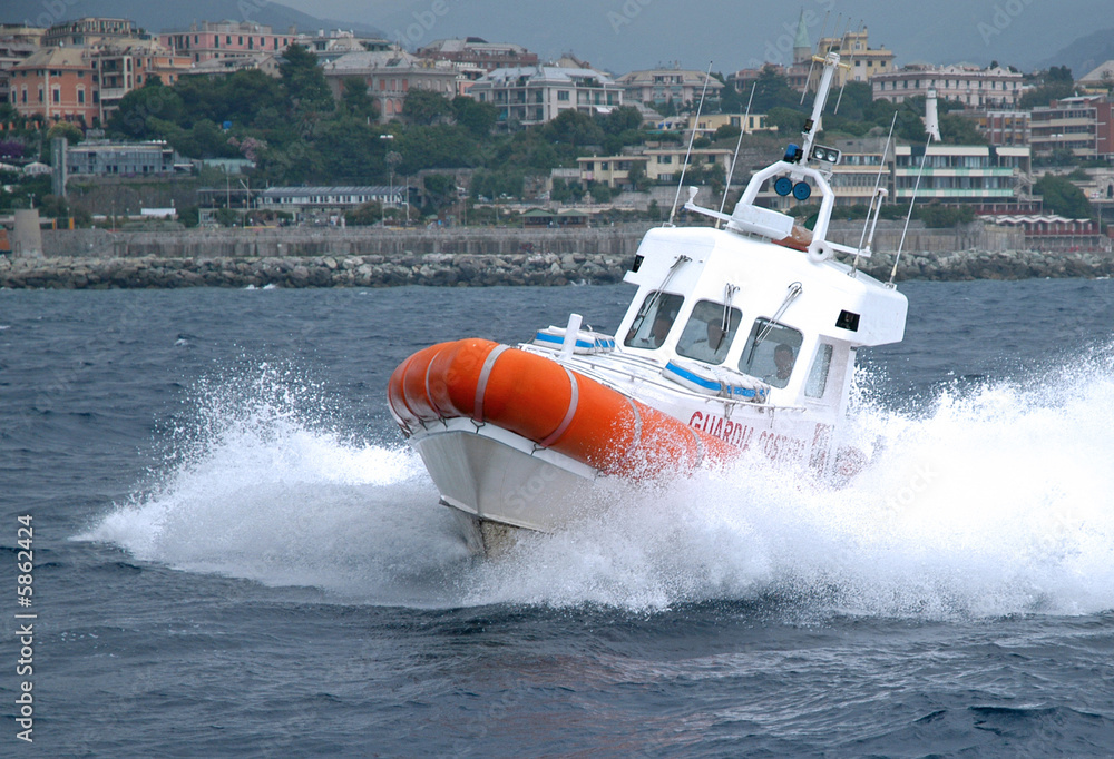 Messina, stretta della Guardia Costiera: multe per 14mila euro e sequestri di pesce non tracciato