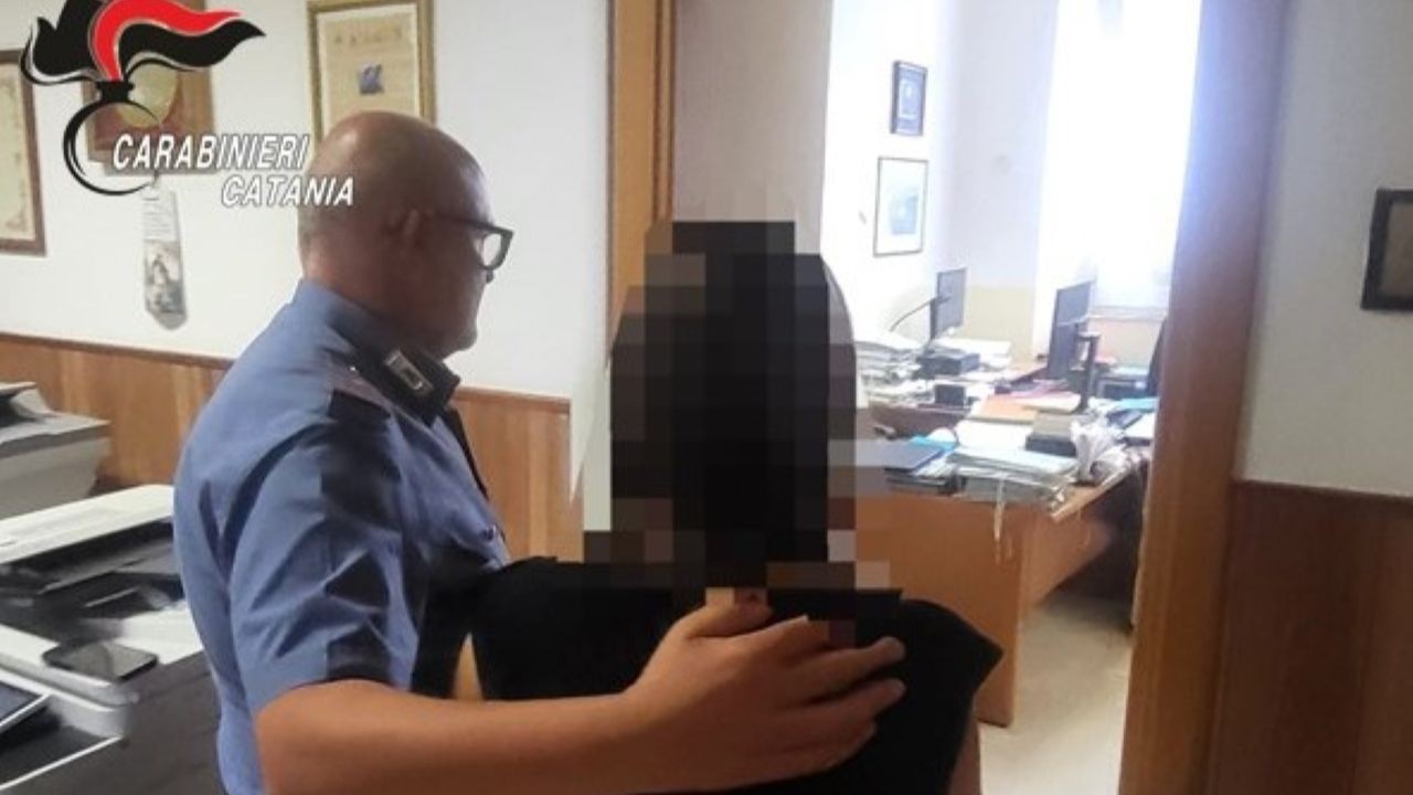 Aci Sant’Antonio, perseguita e aggredisce l’ex compagna: arrestato 39enne