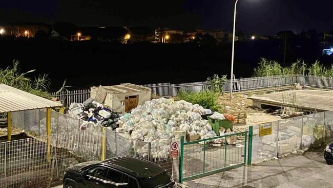 Milazzo, area ospedaliera trasformata in discarica: deputato Sciotto denuncia e chiede interventi urgenti
