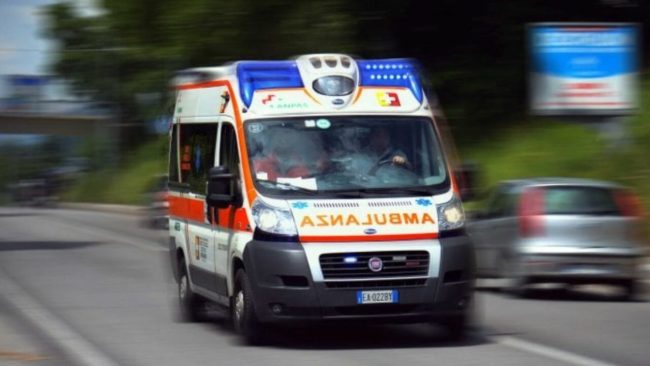 Incidente a Palermo, motociclista 67enne travolto da un’auto in viale Michelangelo