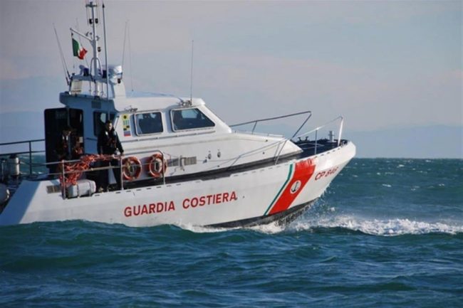 Uomo trovato morto in spiaggia nel Messinese