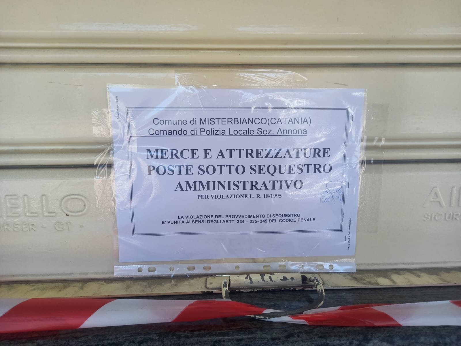 Misterbianco, chiusi due chioschi abusivi: sequestri e maxi sanzioni