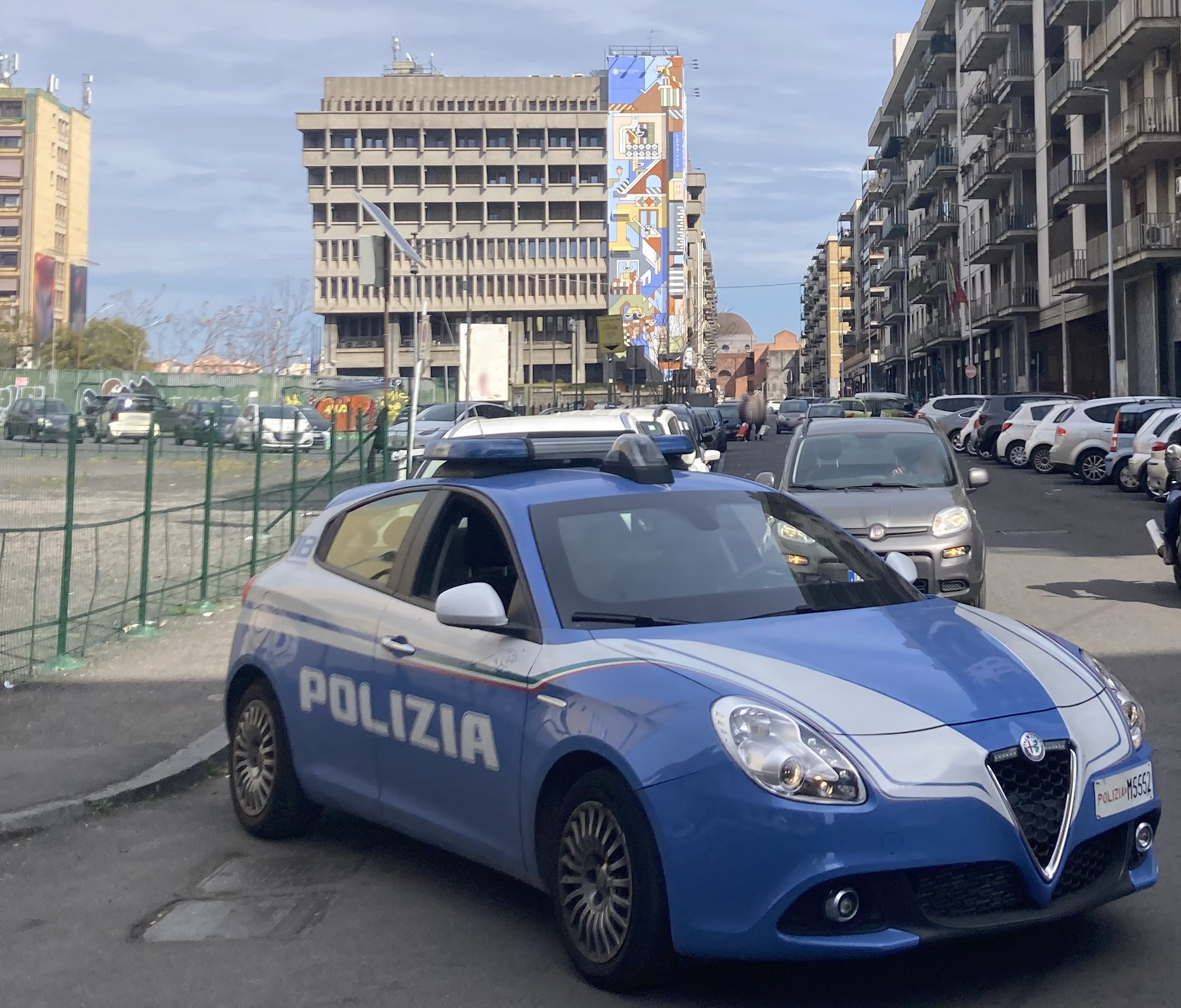 Lascia il figlio dal barbiere e va a spacciare: arrestato 34enne catanese