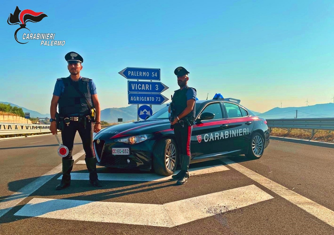 Viaggiavano con la droga nel bagagliaio, due arresti in provincia di Palermo