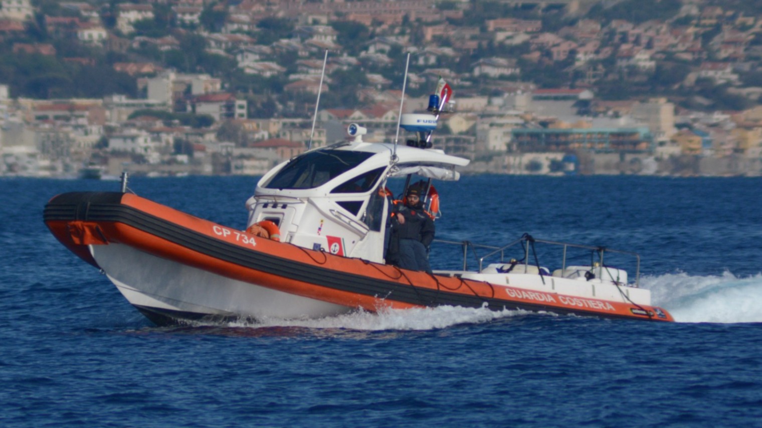 Oltre 200 controlli su stabilimenti, spiagge libere e imbarcazioni nel Messinese: multe per oltre 11mila euro