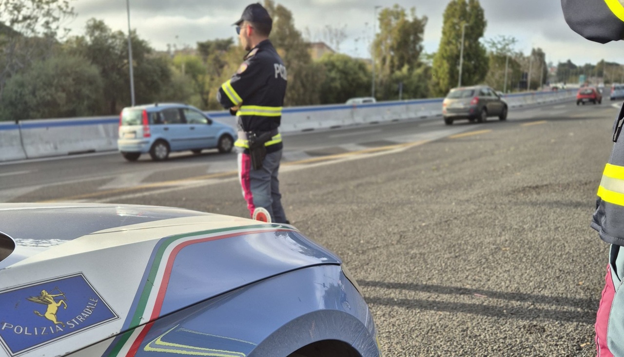 Fermato in Tangenziale con 22 dosi di droga: arrestato catanese
