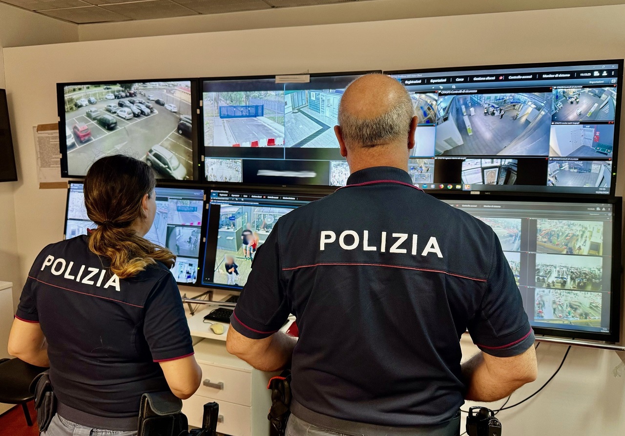 Aeroporto di Catania, ruba un paio di occhiali da sole prima di imbarcarsi