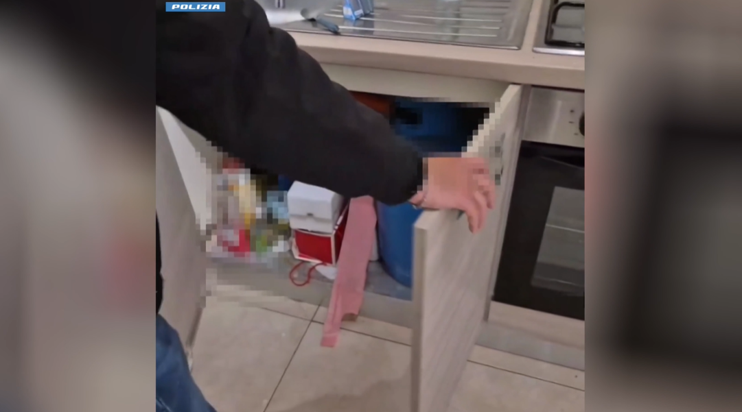 Catania, 27enne arrestato per spaccio e possesso di arma clandestina